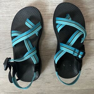 Women’s Size 8 Chacos